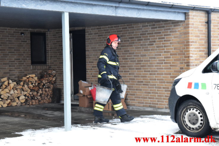 Ild i villa. Tirsbæk Søvej i Vejle Øst. 14/12-2022. KL. 10:54.