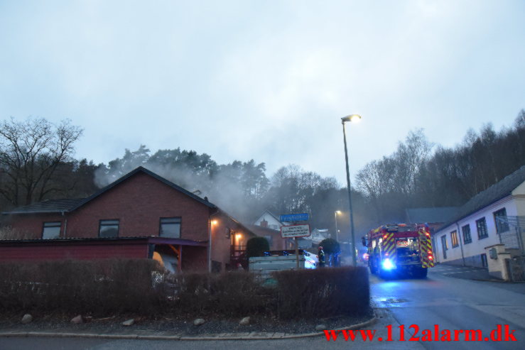 Ild i Villa. Skrædderbakken i Vejle. 18/01-2023. Kl. 16:19.