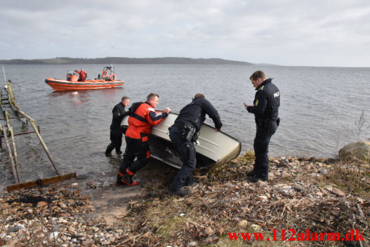 Redning - Drukneulykke Fjord. Holtser Hage ved Børkop. 21/02-2023. KL. 11:43.