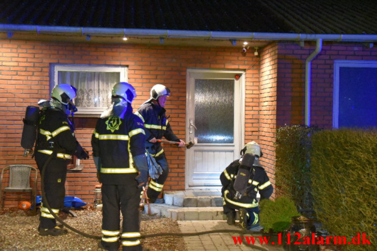 Brand i villa. Engvej i Gadbjerg. 03/03-2023. KL. 21:34.