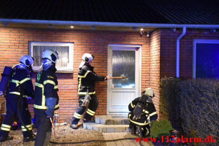 Brand i villa. Engvej i Gadbjerg. 03/03-2023. KL. 21:34.