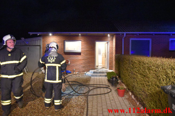 Brand i villa. Engvej i Gadbjerg. 03/03-2023. KL. 21:34.