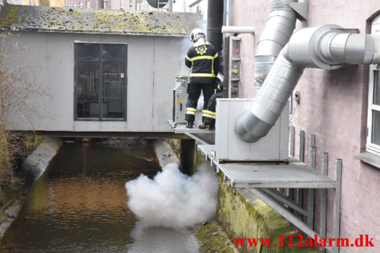 Ild i udsugningsanlæg. Nørregade 73 i Vejle. 18/03-2023. KL. 16:08.