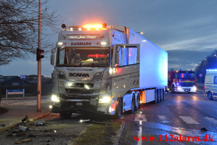 Over så lastbilen. Viborgvej i Vejle. 28/03-2023. KL. 20:03.