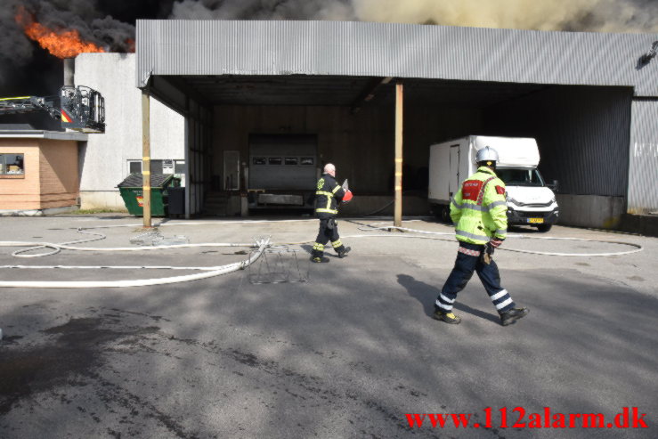 Brand i ester Food. Solkilde Alle i Vejle. 22/04-2023. KL. 15:46.