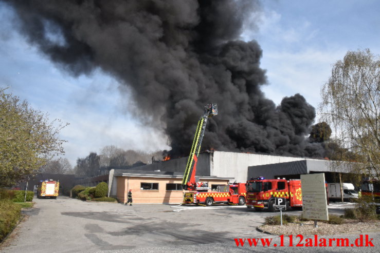 Brand i ester Food. Solkilde Alle i Vejle. 22/04-2023. KL. 15:46.