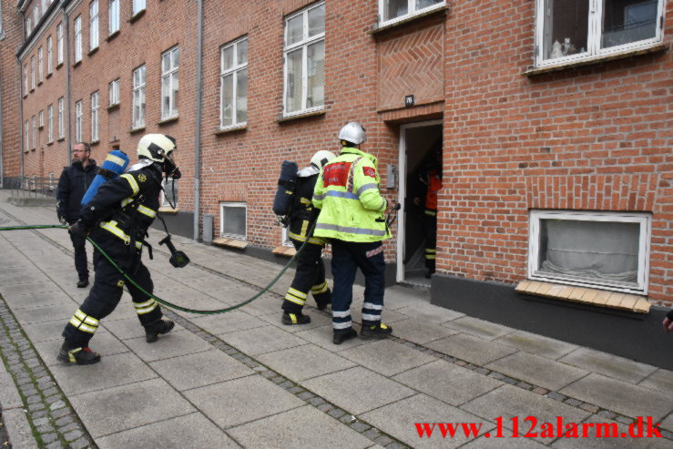 Airfryer satte ild i køkken. Nyboesgade 76 i Vejle. 25/04-2023. KL. 10:28.