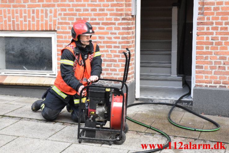 Airfryer satte ild i køkken. Nyboesgade 76 i Vejle. 25/04-2023. KL. 10:28.