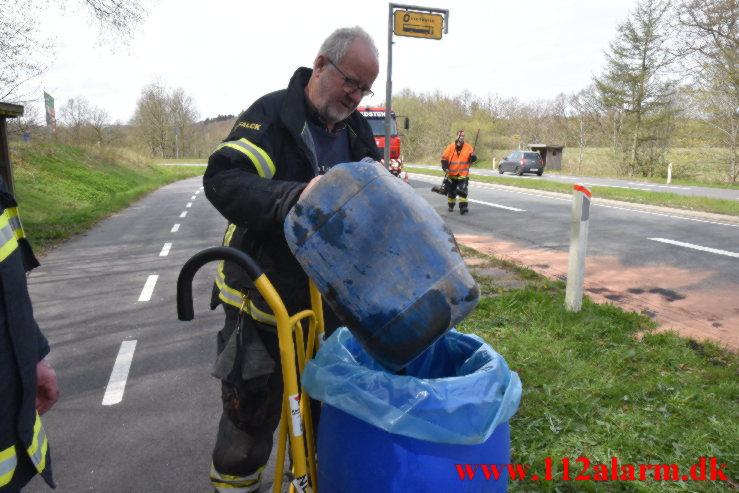 Slog hul i bundkarret. Vingstedvej ved Vingsted. 28/04-2023. Kl. 13:18.