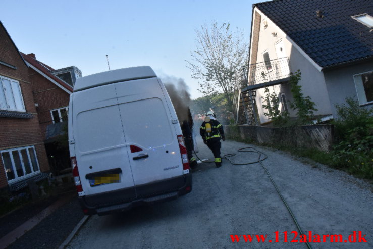 Brand i Varevogn. Skovvejen i Vejle. 13/05-2023. KL. 18:25.