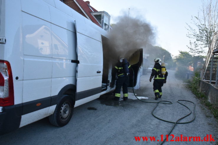 Brand i Varevogn. Skovvejen i Vejle. 13/05-2023. KL. 18:25.