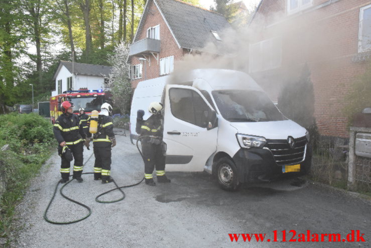 Brand i Varevogn. Skovvejen i Vejle. 13/05-2023. KL. 18:25.