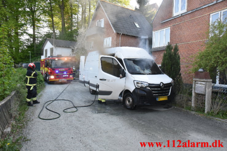 Brand i Varevogn. Skovvejen i Vejle. 13/05-2023. KL. 18:25.