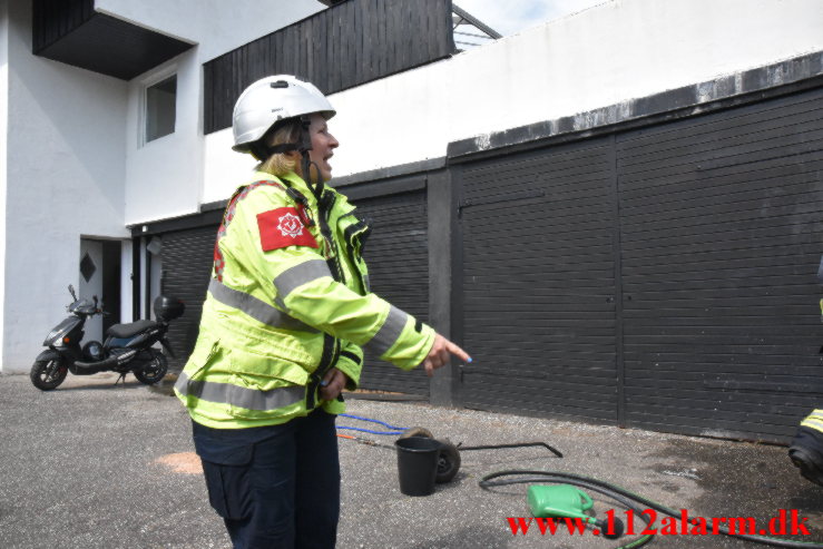 Mand satte ild på sin garage med gasbrænder. Grejsdalsvej i Vejle. 14/05-2023. kl. 11:58.