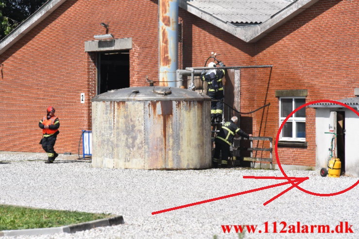Endnu engang er der tale om en ukrudtsbrænder. Industriparken Bredsten. 01/06-2023. kl. 11:50.