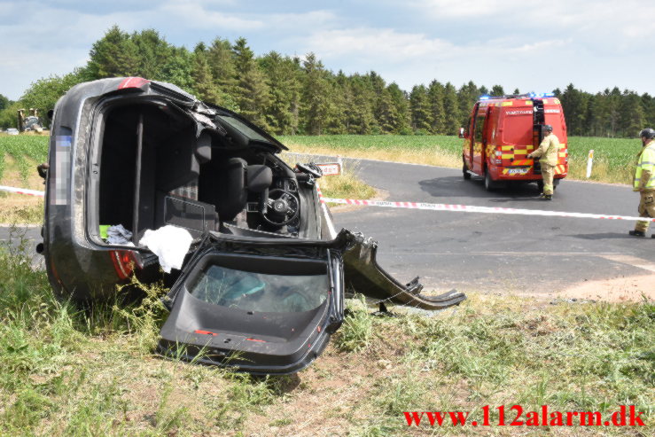 En person måtte klippes ud. Bredvadmøllevej nær Bredvad Mølle. 18/06-2023. Kl. 13:37.