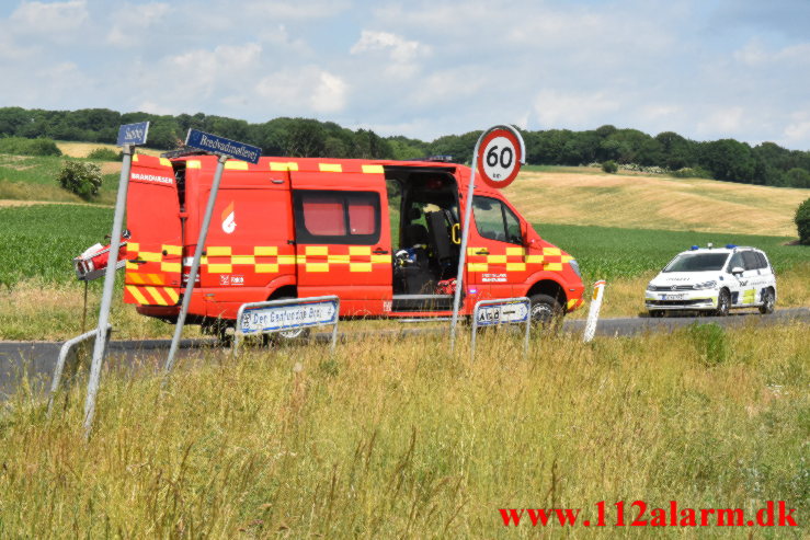 En person måtte klippes ud. Bredvadmøllevej nær Bredvad Mølle. 18/06-2023. Kl. 13:37.