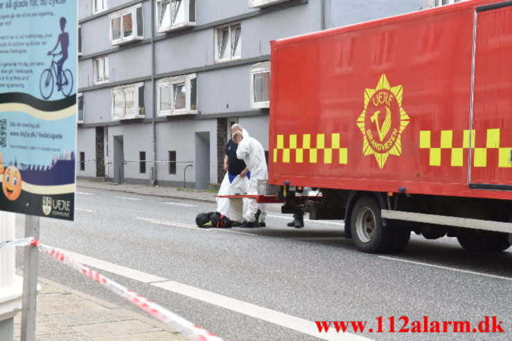 Stukket med en kniv. Vedelsgade 97 i Vejle. 25/06-2023. Kl. 03:30.