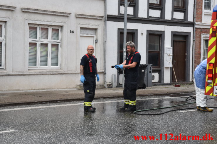 Stukket med en kniv. Vedelsgade 97 i Vejle. 25/06-2023. Kl. 03:30.