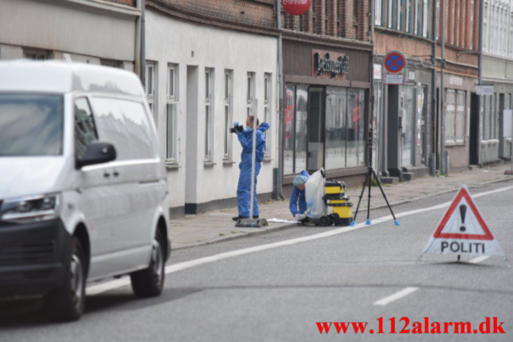 Stukket med en kniv. Vedelsgade 97 i Vejle. 25/06-2023. Kl. 03:30.