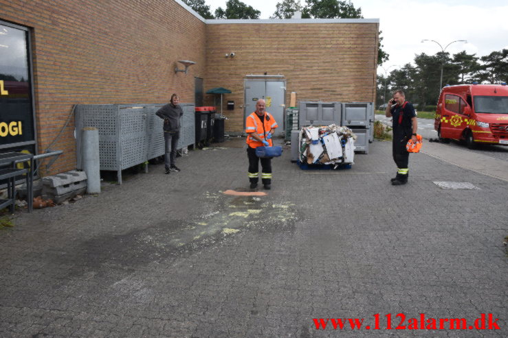 Sprang en hydraulikslange. Grønnedalen 4 i Vejle. 03/07-2023. KL. 11:17.