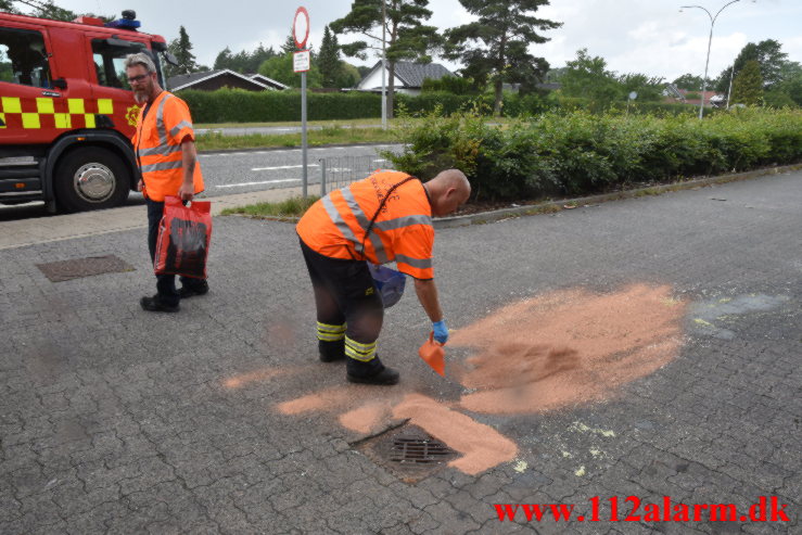 Sprang en hydraulikslange. Grønnedalen 4 i Vejle. 03/07-2023. KL. 11:17.