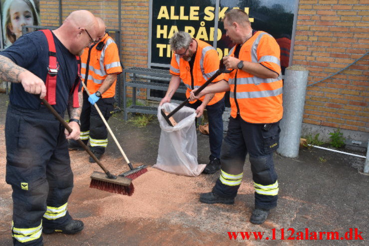 Sprang en hydraulikslange. Grønnedalen 4 i Vejle. 03/07-2023. KL. 11:17.