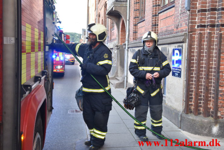 Flammer i soveværelset. Langelinie 18 i Vejle. 3/07-2023. Kl. 20:20.