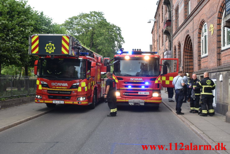 Flammer i soveværelset. Langelinie 18 i Vejle. 3/07-2023. Kl. 20:20.