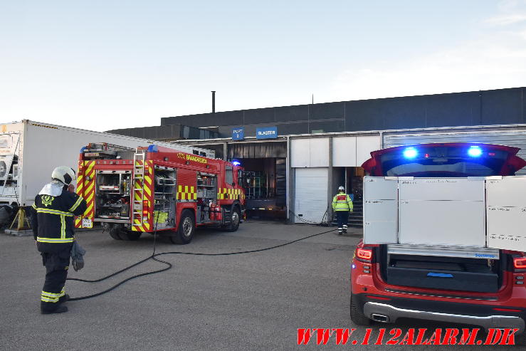 kraftig røgudvikling i Bilka. Solkilde Alle 2 i Vejle. 15/08-2023. Kl. 20:22.