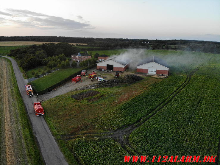 Gårdbrand. Hestlundvej ved Give. 20/08-2023. KL. 19:41.