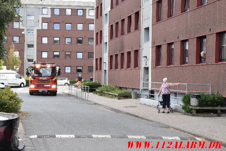 Ild i Køkken. Skolegade 44 i Vejle. 21/08-2023. KL. 15:48.