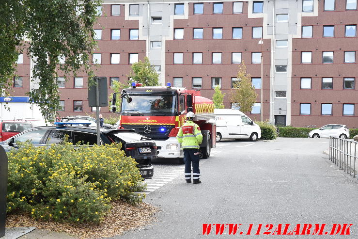 Ild i Køkken. Skolegade 44 i Vejle. 21/08-2023. KL. 15:48.