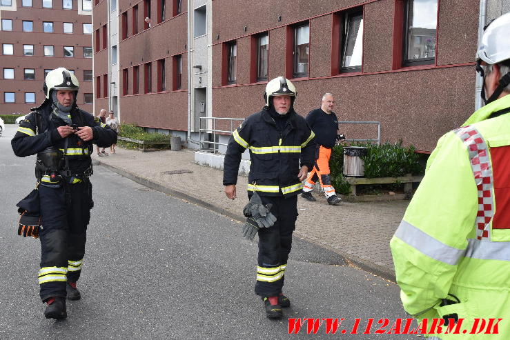 Ild i Køkken. Skolegade 44 i Vejle. 21/08-2023. KL. 15:48.