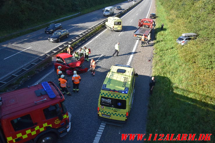 3 biler kørte sammen. Motorvejen ved Hedensted. 06/09-2023. Kl. 16:37.