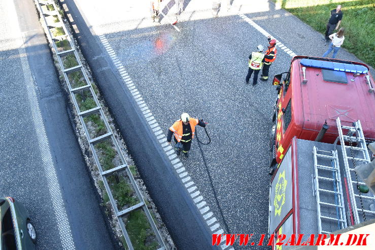 3 biler kørte sammen. Motorvejen ved Hedensted. 06/09-2023. Kl. 16:37.