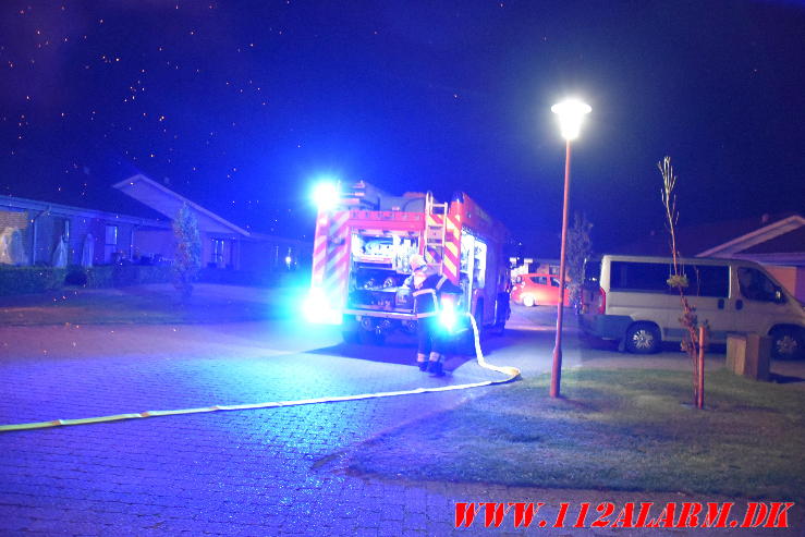 Voldsom villa brand. Skinbjerg i Jelling. 12/09-2023. Kl. 22:20.