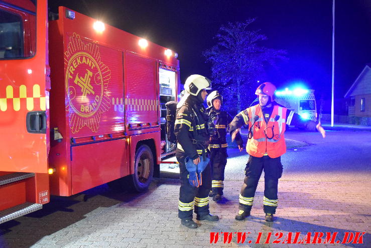 Voldsom villa brand. Skinbjerg i Jelling. 12/09-2023. Kl. 22:20.