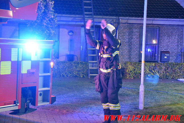 Voldsom villa brand. Skinbjerg i Jelling. 12/09-2023. Kl. 22:20.