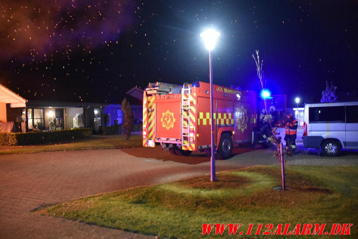 Voldsom villa brand. Skinbjerg i Jelling. 12/09-2023. Kl. 22:20.