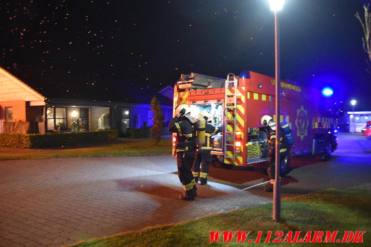 Voldsom villa brand. Skinbjerg i Jelling. 12/09-2023. Kl. 22:20.