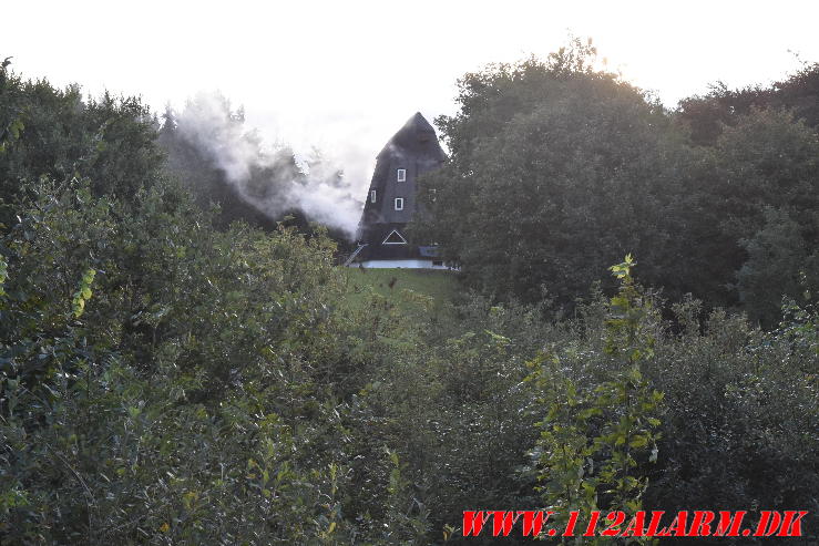 Brand i Gamle Bølling Mølle. Egtvedvej 91 i Egtved. 20/09-2023. KL. 07:16.