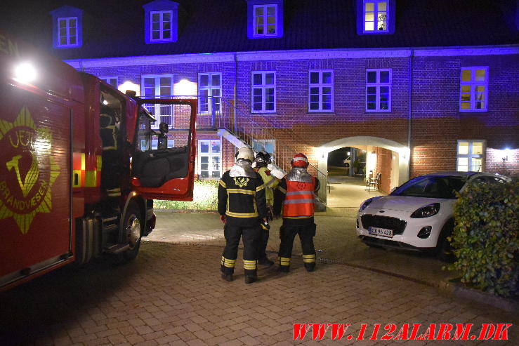 Brand på Bo og Behandlingshjemmet. Bethaniavej i Jelling. 06/10-2023. KL. 21:18.