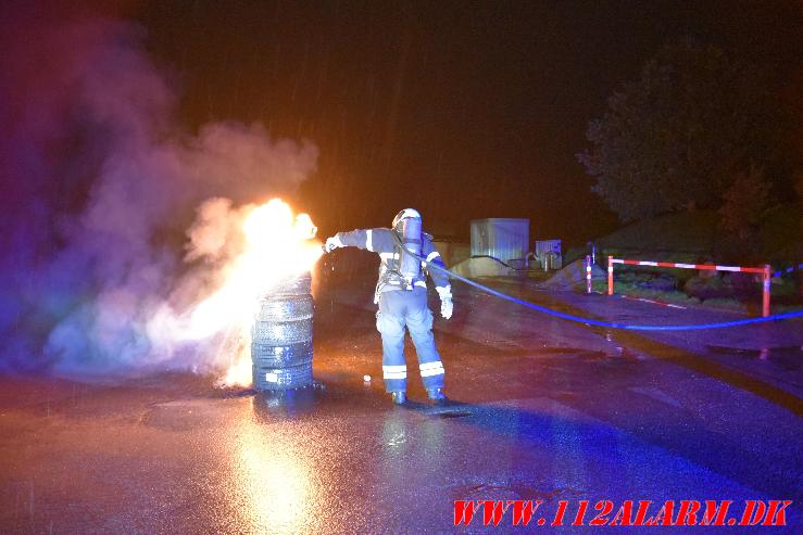 Påsat brand i 6 dæk. Vestre Engvej 70 i Vejle. 31/10-2023. KL. 05:17.