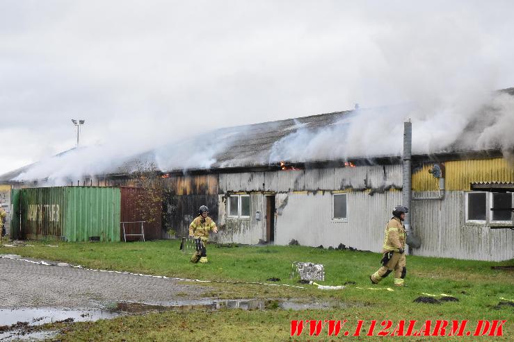 Bygningsbrand. Torvegade i Tørring. 16/11-2023. Kl. 12:43.