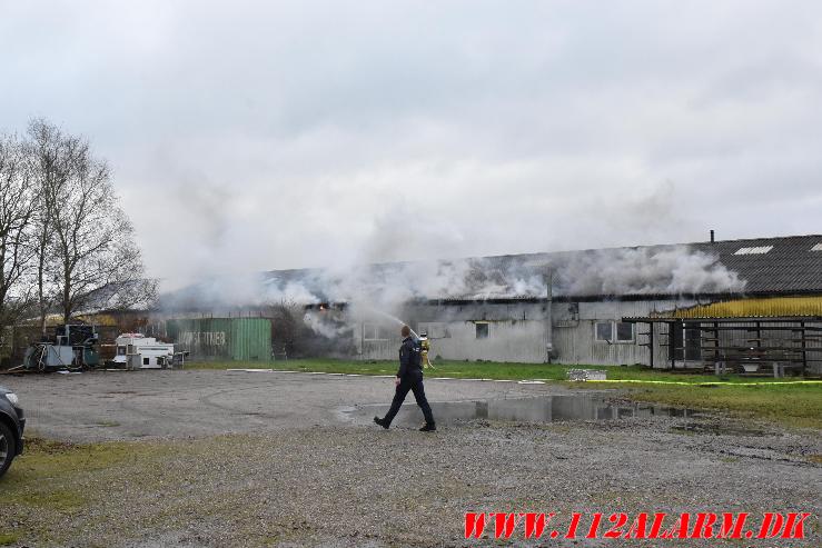 Bygningsbrand. Torvegade i Tørring. 16/11-2023. Kl. 12:43.