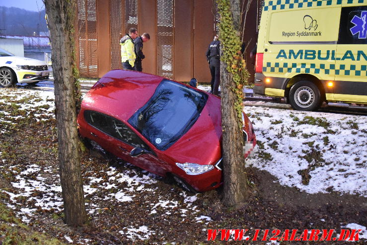 Ældre dame kunne ikke selv komme ud af bilen. Parkeringshus i Sjællandsgade i Vejle. 07/12-2023. Kl. 07:48.