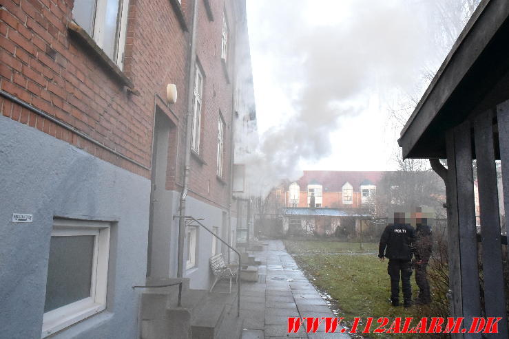 Påsat brand i lejlighed.  Valdemarsgade i Vejle. 25/12-2023. KL. 14:28.