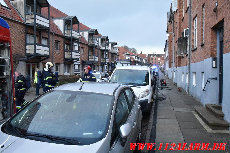 Påsat brand i lejlighed.  Valdemarsgade i Vejle. 25/12-2023. KL. 14:28.