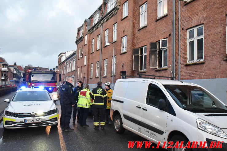 Påsat brand i lejlighed.  Valdemarsgade i Vejle. 25/12-2023. KL. 14:28.